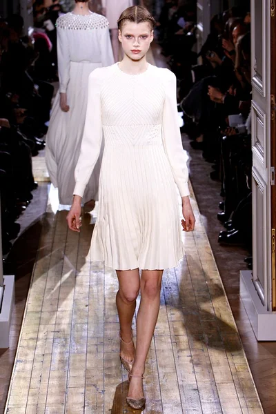 Look 2